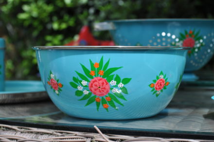 Jasmine White London hand painted Alice enamelware large bowl, colander and round tray